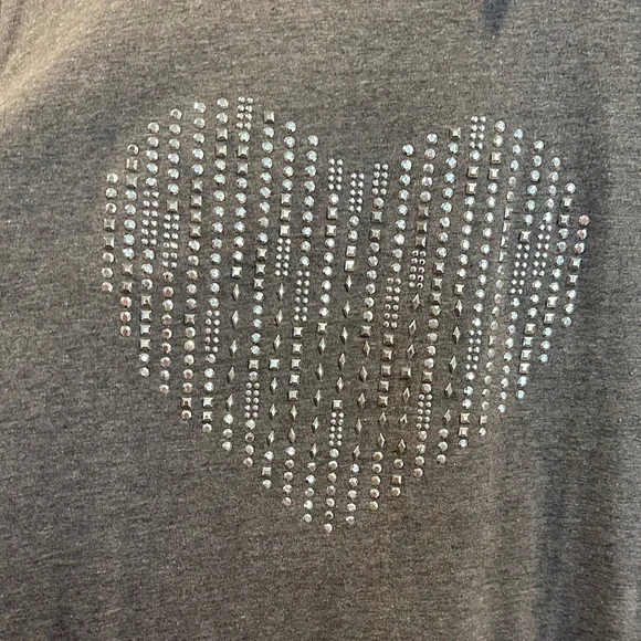Valentines’s Lane Bryant Gray Short Sleeve Tee with Silver Heart - Picture 2 of 4